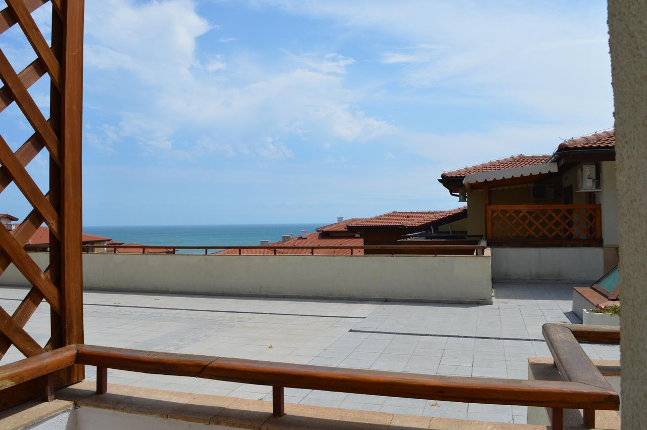 Hotel Garden of Eden Complex Sveti Vlas Exterior foto View of the Atlantic Ocean from the rooftop of the hotel