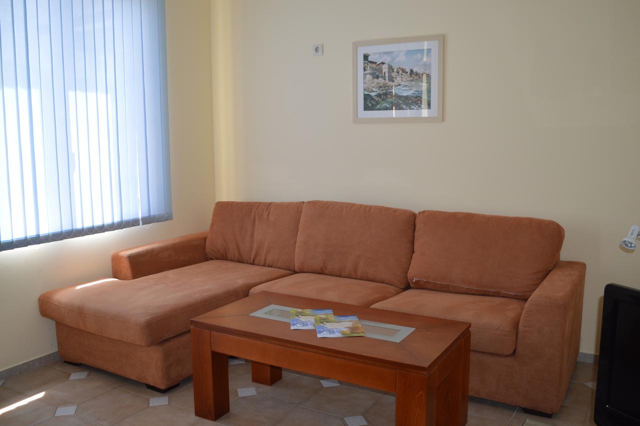 Hotel Garden of Eden Complex Sveti Vlas Exterior foto A sofa