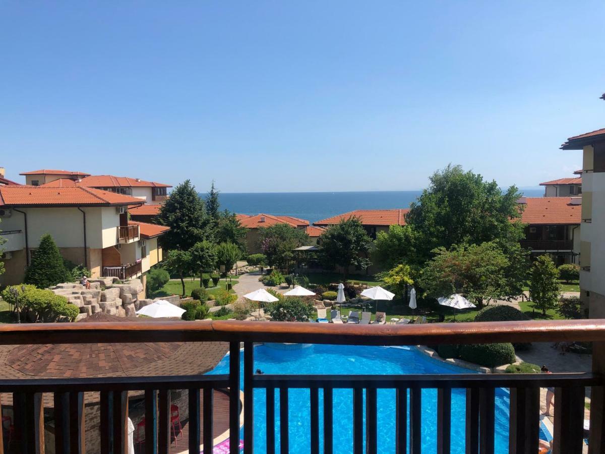 Hotel Garden of Eden Complex Sveti Vlas Exterior foto View of the Black Sea from the complex
